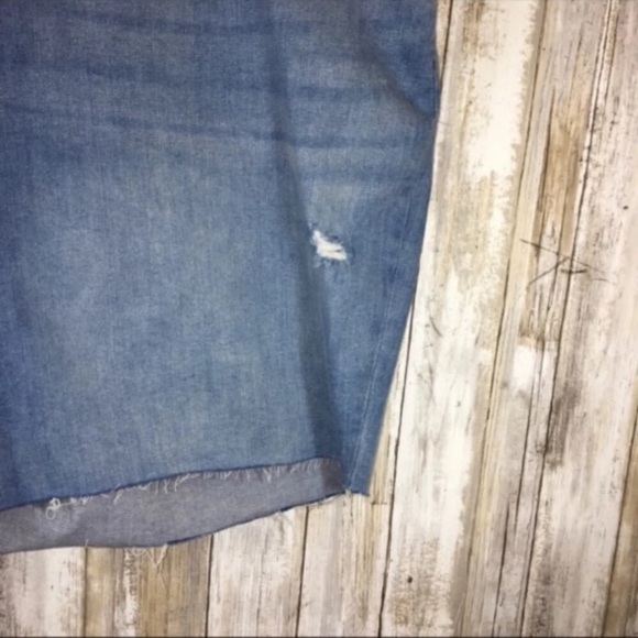 NWT Universal Thread Mid Rise Bermuda Shorts - Picture 2 of 7